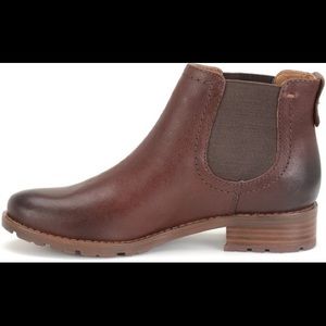 Sofft Selby Boot in red, size 7